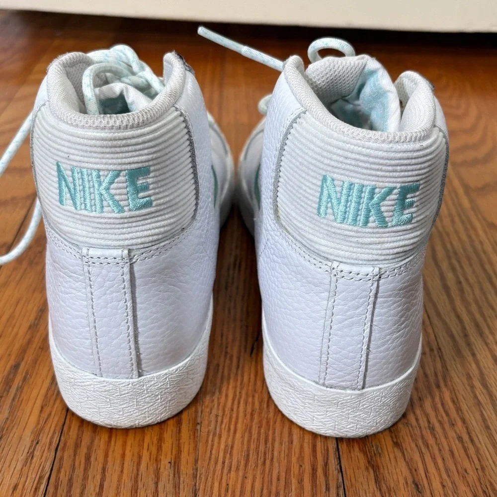Nike SB Blazer Mid Premium Sneaker Shoe White Glacier Women's size 7